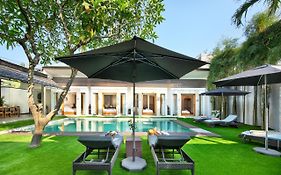 Big & Private 9 Bed, 9 Bath, Viola Villa, Pool, Best Location Seminyak  Exterior photo