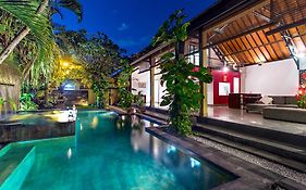 Villa Taksu Legian Exterior photo