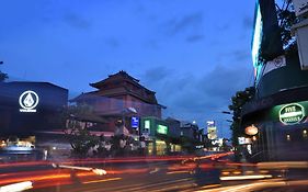 Bemo Corner Guest House Kuta  Exterior photo