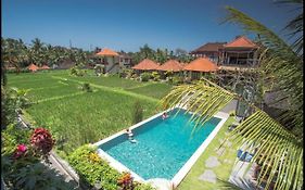 Puji Hostel And Bungalow Ubud Exterior photo