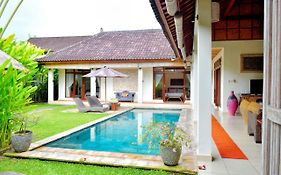 Villa Heliconia Ubud  Exterior photo