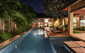 Samana Villas Legian  Exterior photo